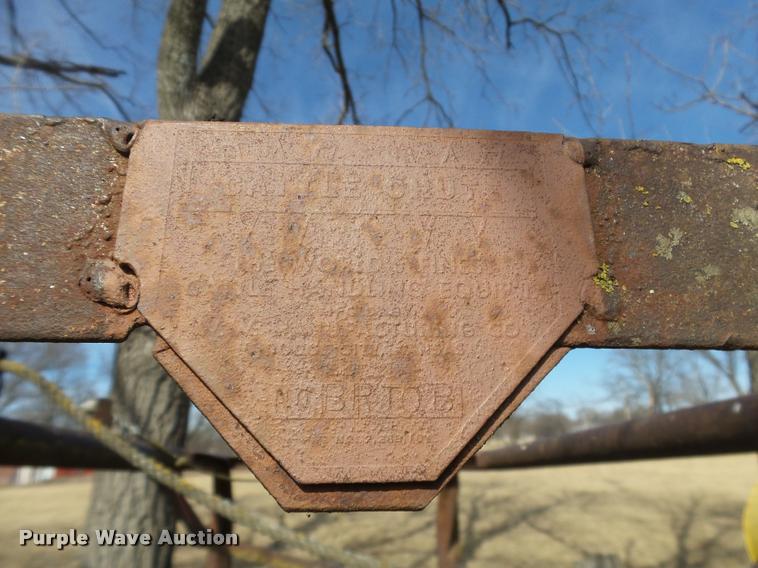 image for item BT9047 WW cattle chute