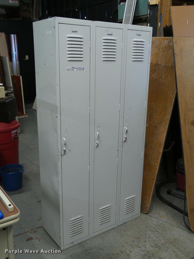image for item BT9048 Metal wall locker