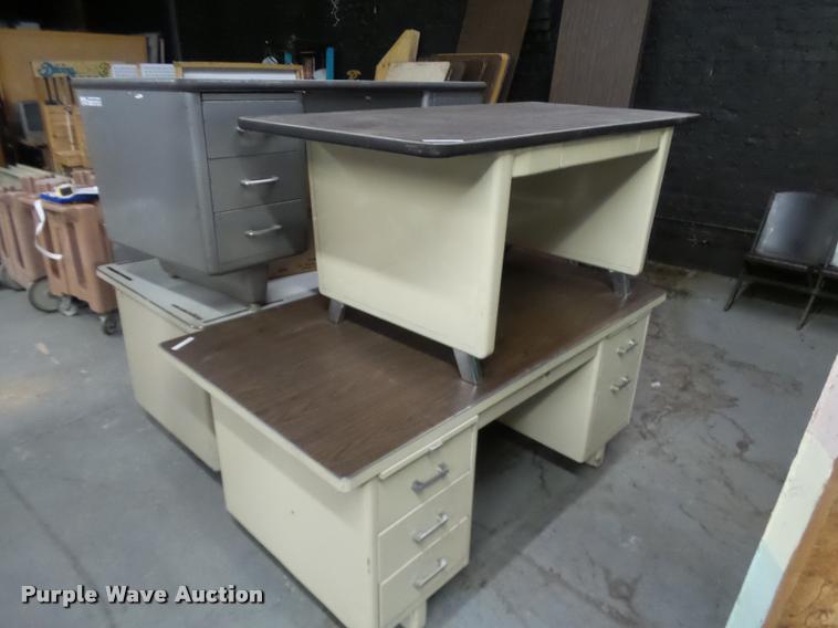 image for item BT9050 (5) desks
