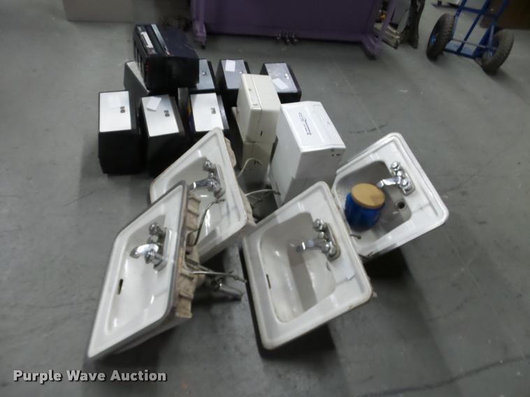 image for item BT9052 Bathroom equipment