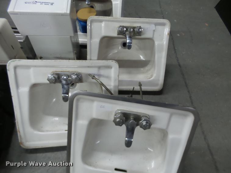 image for item BT9052 Bathroom equipment