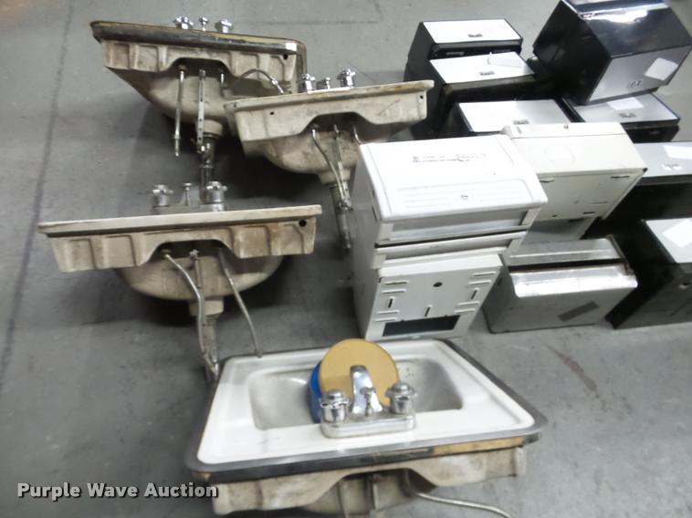 image for item BT9052 Bathroom equipment