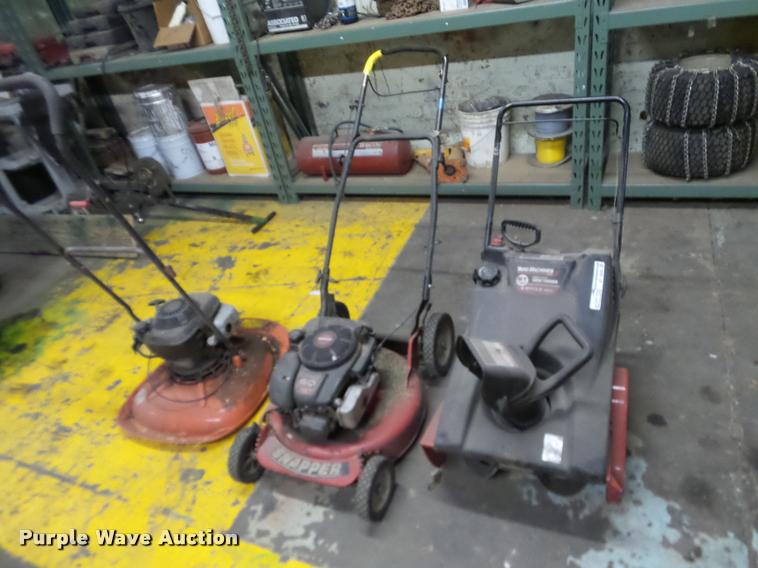 image for item BT9058 Lawn and garden equipment