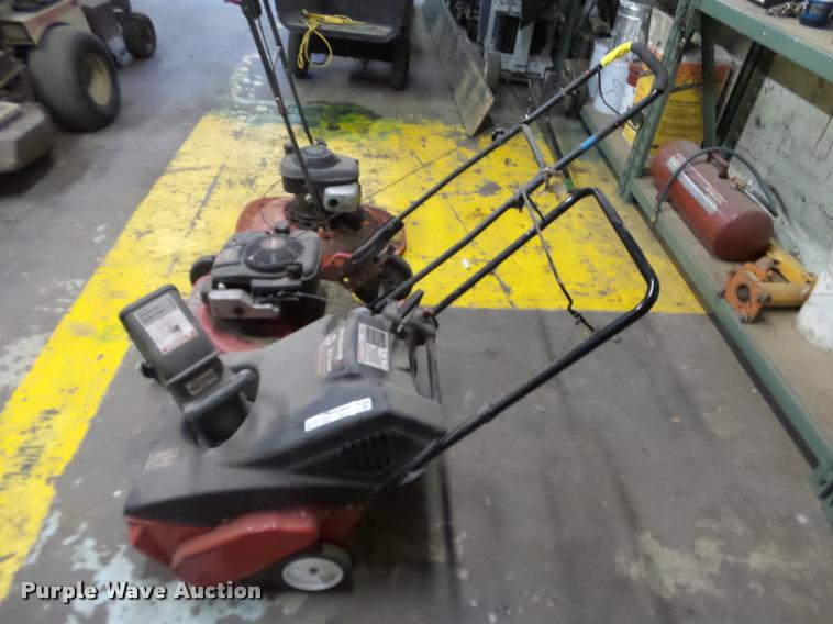 image for item BT9058 Lawn and garden equipment