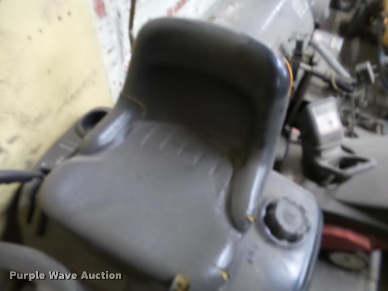 image for item BT9061 Poulan-pro lawn mower