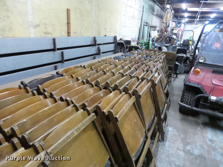 image for item BT9063 Approximately 100 wood folding chairs