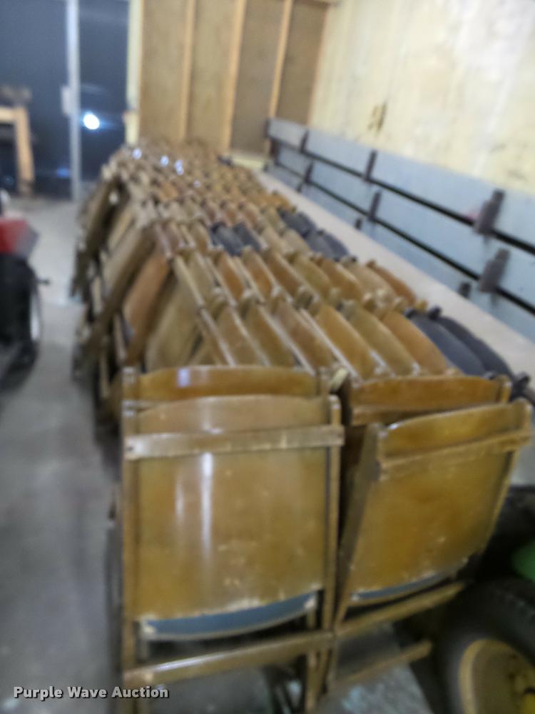 image for item BT9063 Approximately 100 wood folding chairs