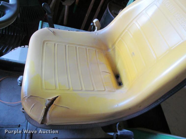 image for item BT9134 John Deere F932 lawn mower