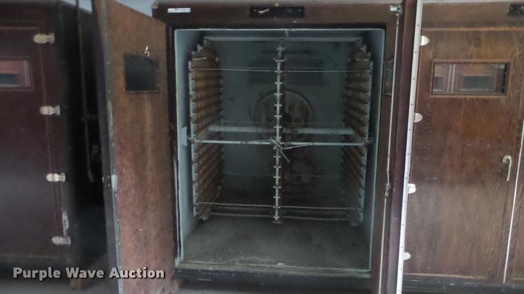 image for item BU9283 Robbins hatchery incubator