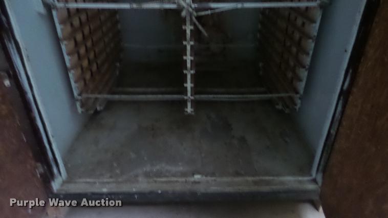 image for item BU9283 Robbins hatchery incubator