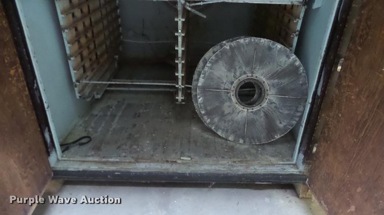 image for item BU9283 Robbins hatchery incubator