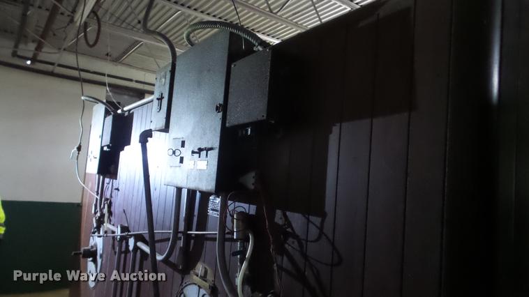 image for item BU9283 Robbins hatchery incubator