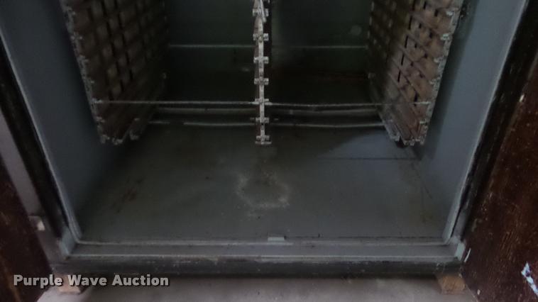 image for item BU9284 Robbins hatchery incubator