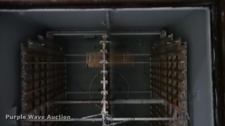 image for item BU9284 Robbins hatchery incubator