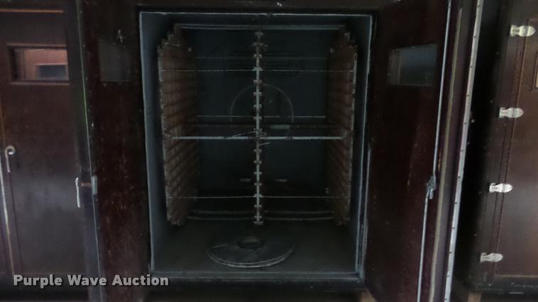 image for item BU9284 Robbins hatchery incubator