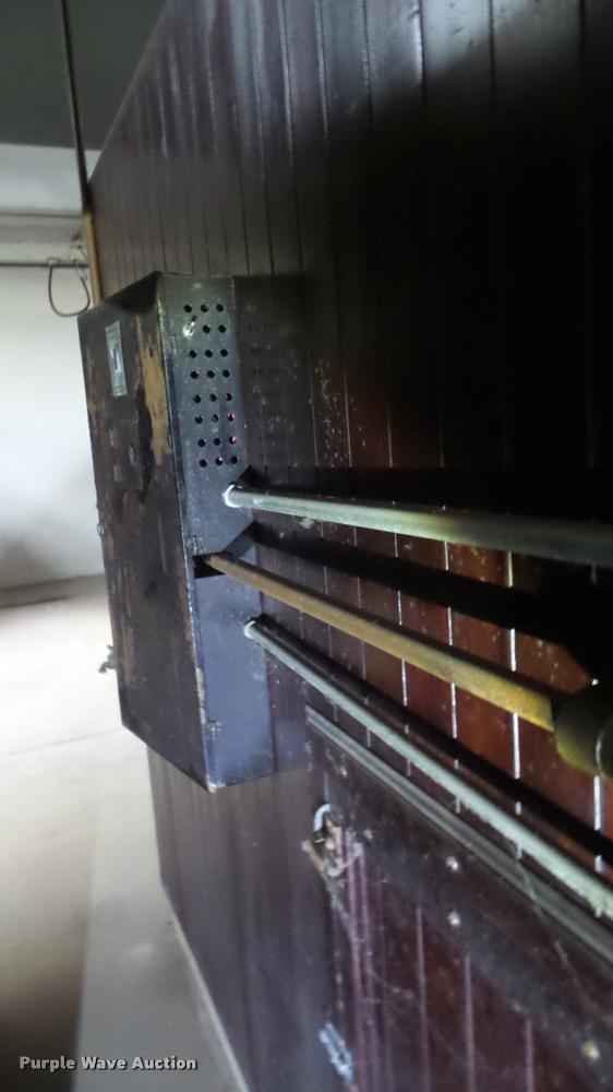 image for item BU9284 Robbins hatchery incubator