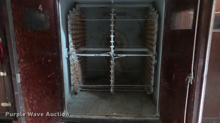 image for item BU9285 Robbins hatchery incubator