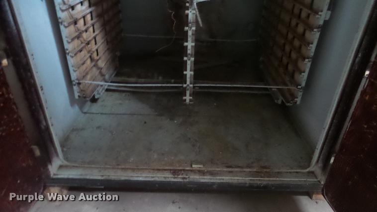 image for item BU9285 Robbins hatchery incubator