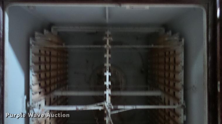 image for item BU9285 Robbins hatchery incubator