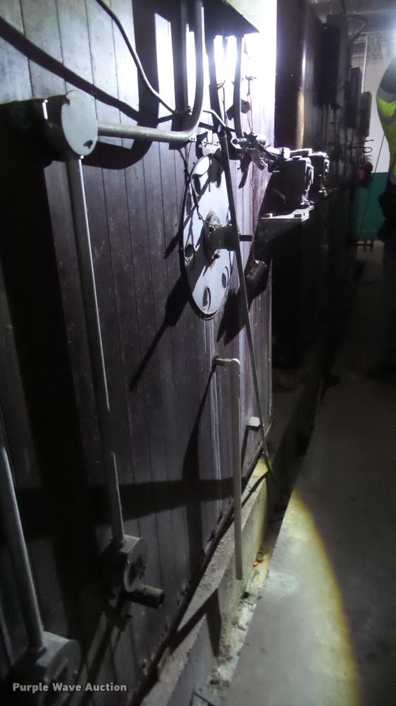 image for item BU9285 Robbins hatchery incubator