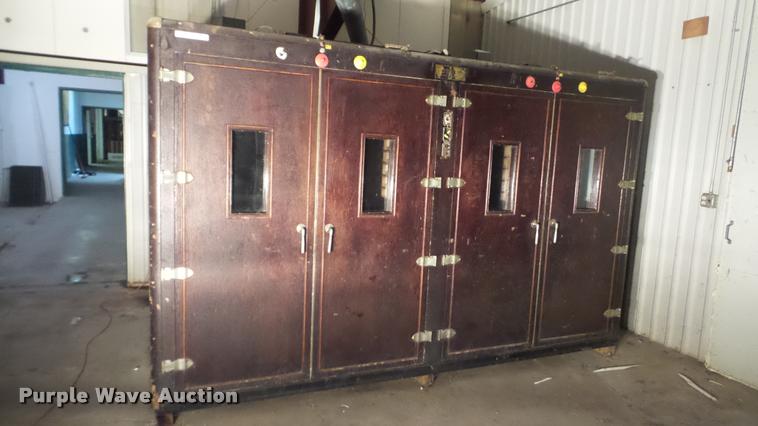 image for item BU9287 Robbins hatchery incubator