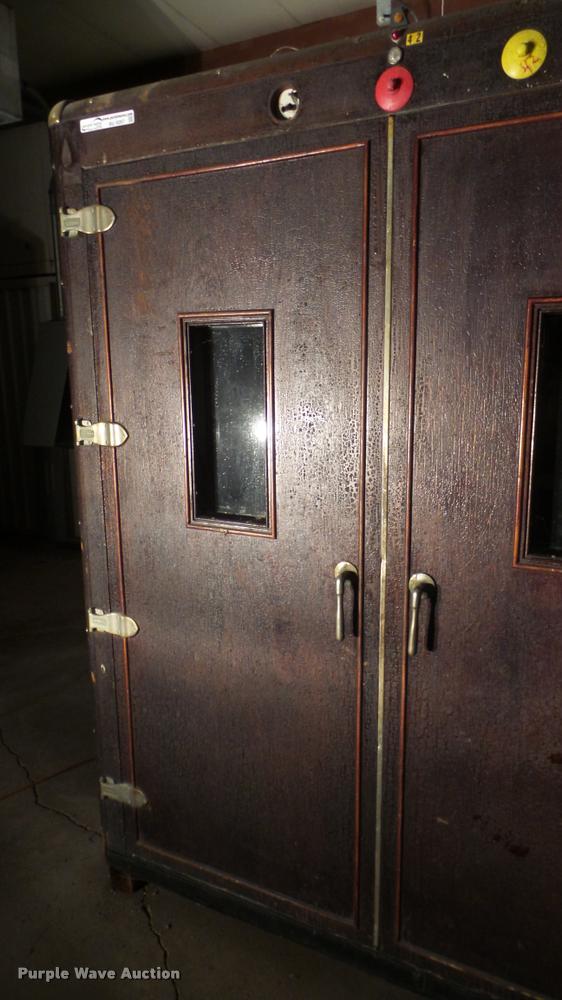 image for item BU9287 Robbins hatchery incubator