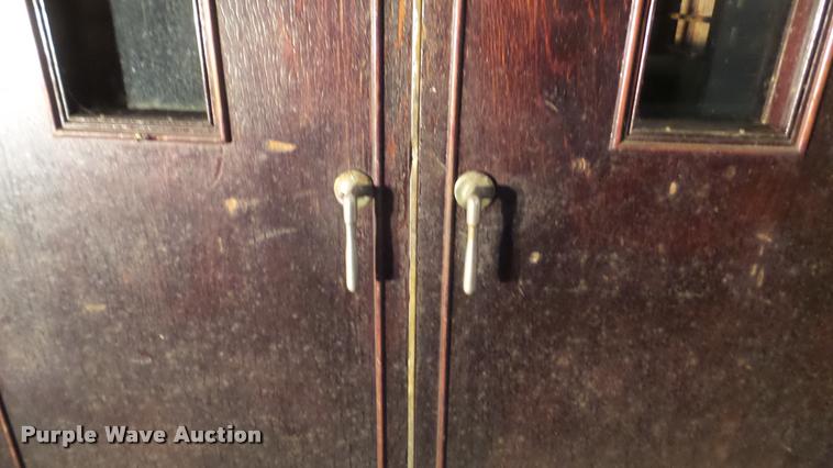 image for item BU9287 Robbins hatchery incubator