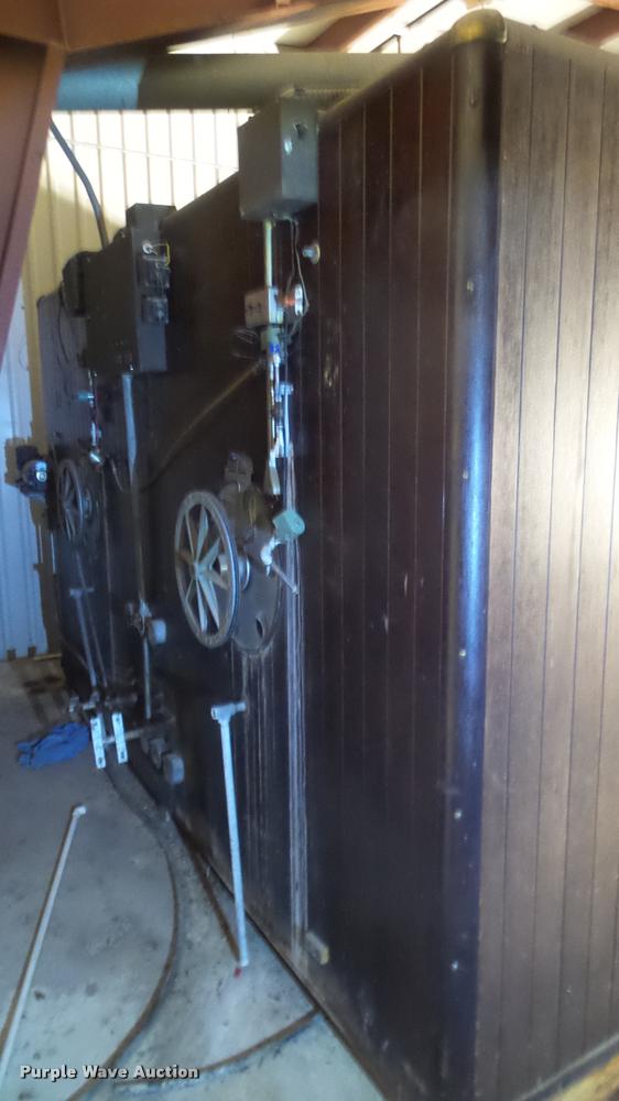 image for item BU9287 Robbins hatchery incubator