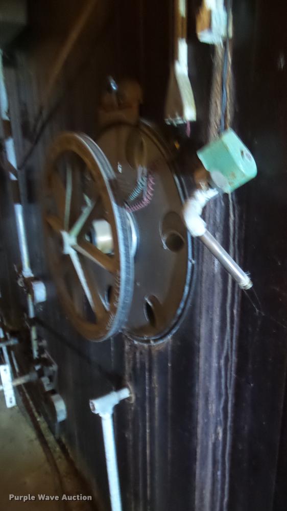 image for item BU9287 Robbins hatchery incubator