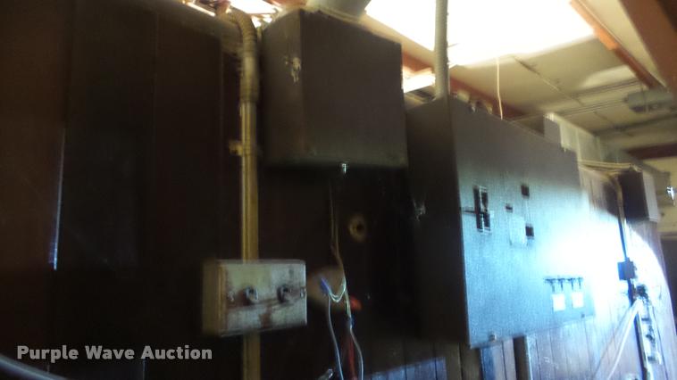 image for item BU9287 Robbins hatchery incubator