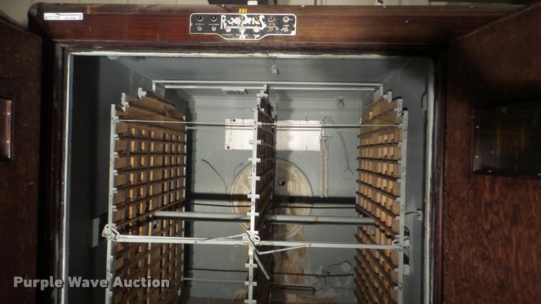 image for item BU9288 Robbins hatchery incubator