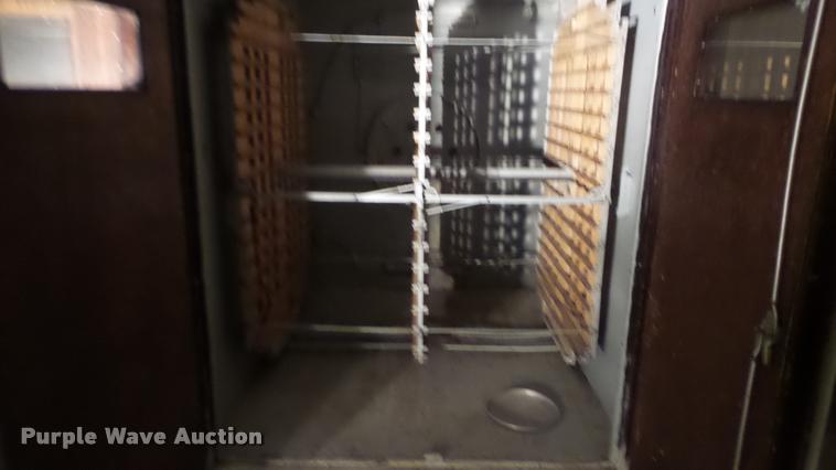 image for item BU9288 Robbins hatchery incubator