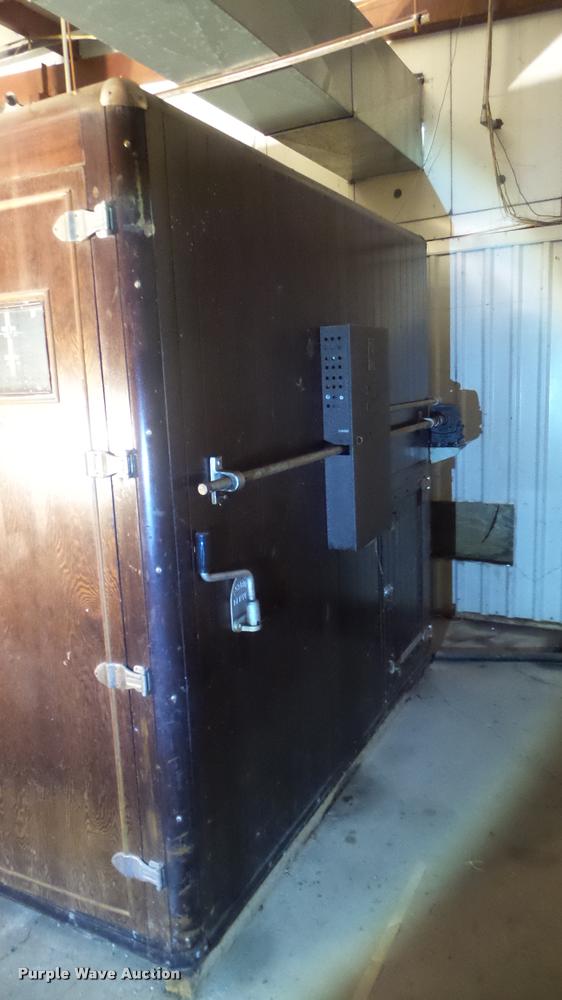 image for item BU9288 Robbins hatchery incubator