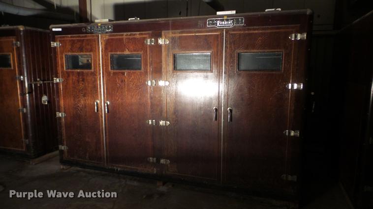 image for item BU9289 Robbins hatchery incubator