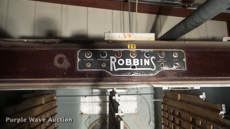 image for item BU9289 Robbins hatchery incubator
