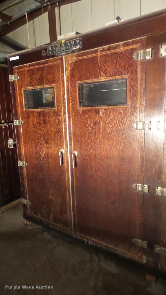 image for item BU9289 Robbins hatchery incubator