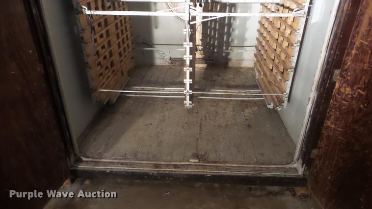 image for item BU9289 Robbins hatchery incubator