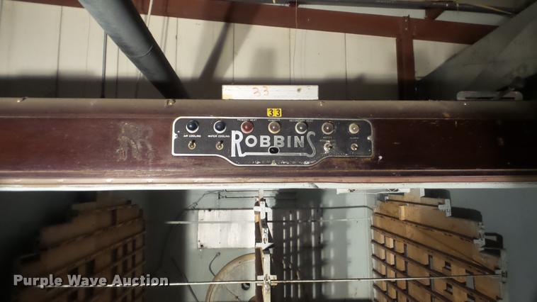 image for item BU9289 Robbins hatchery incubator