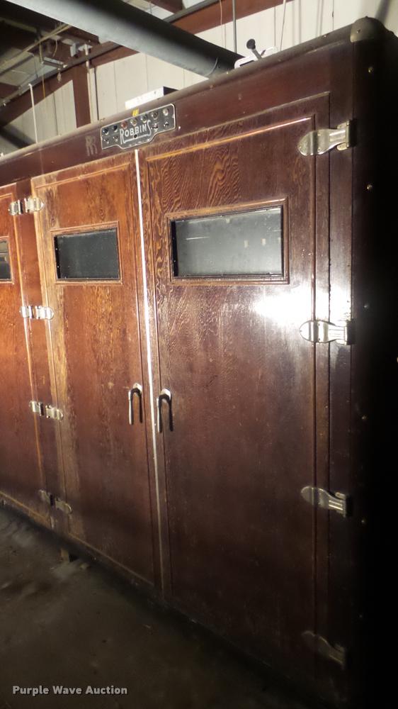 image for item BU9289 Robbins hatchery incubator