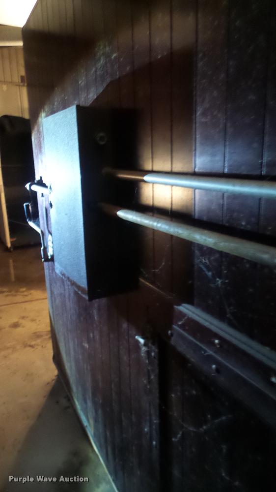 image for item BU9289 Robbins hatchery incubator