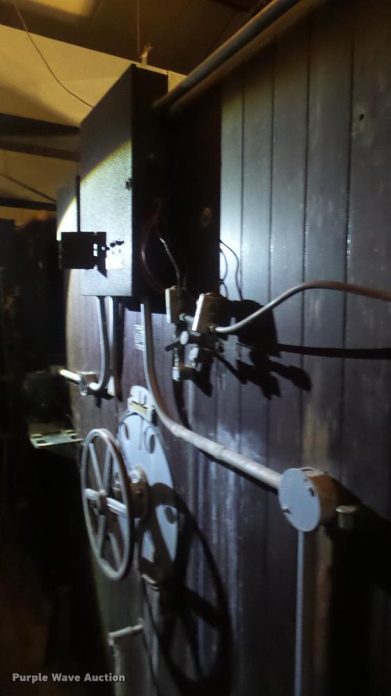 image for item BU9289 Robbins hatchery incubator