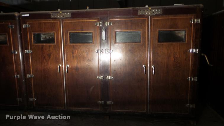 image for item BU9290 Robbins hatchery incubator