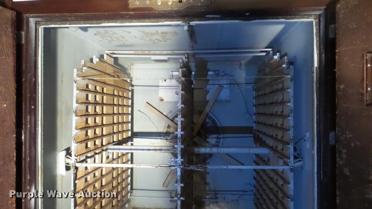 image for item BU9290 Robbins hatchery incubator