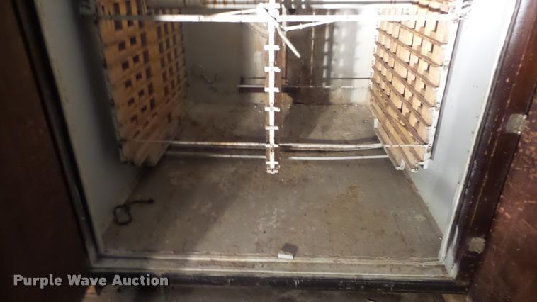 image for item BU9290 Robbins hatchery incubator