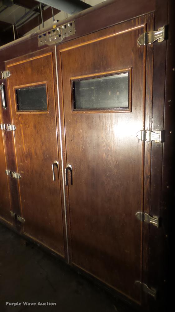 image for item BU9290 Robbins hatchery incubator