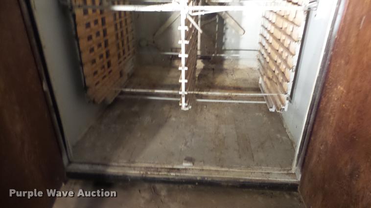 image for item BU9291 Robbins hatchery incubator