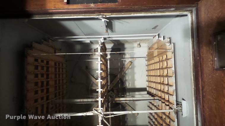 image for item BU9291 Robbins hatchery incubator