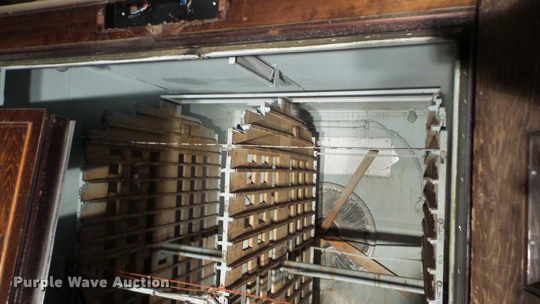 image for item BU9291 Robbins hatchery incubator