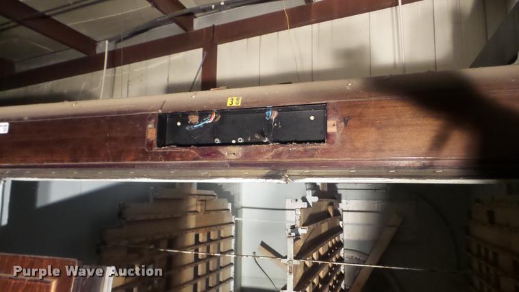 image for item BU9291 Robbins hatchery incubator