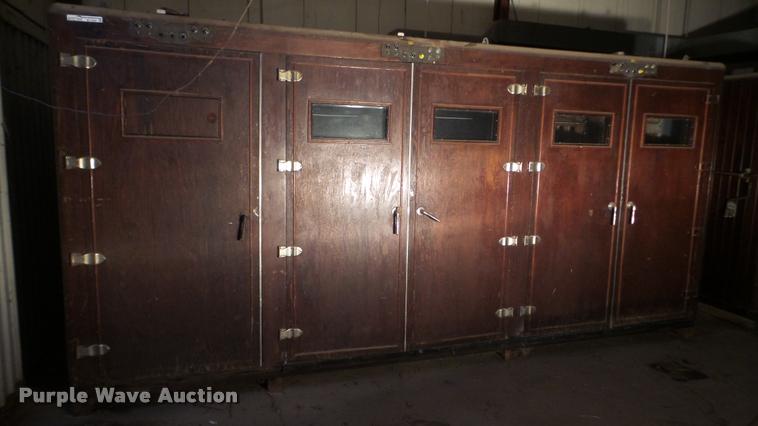 image for item BU9292 Robbins hatchery incubator